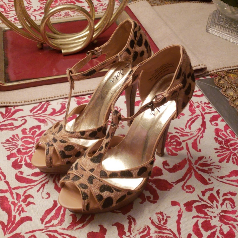 Animal print platform sandals